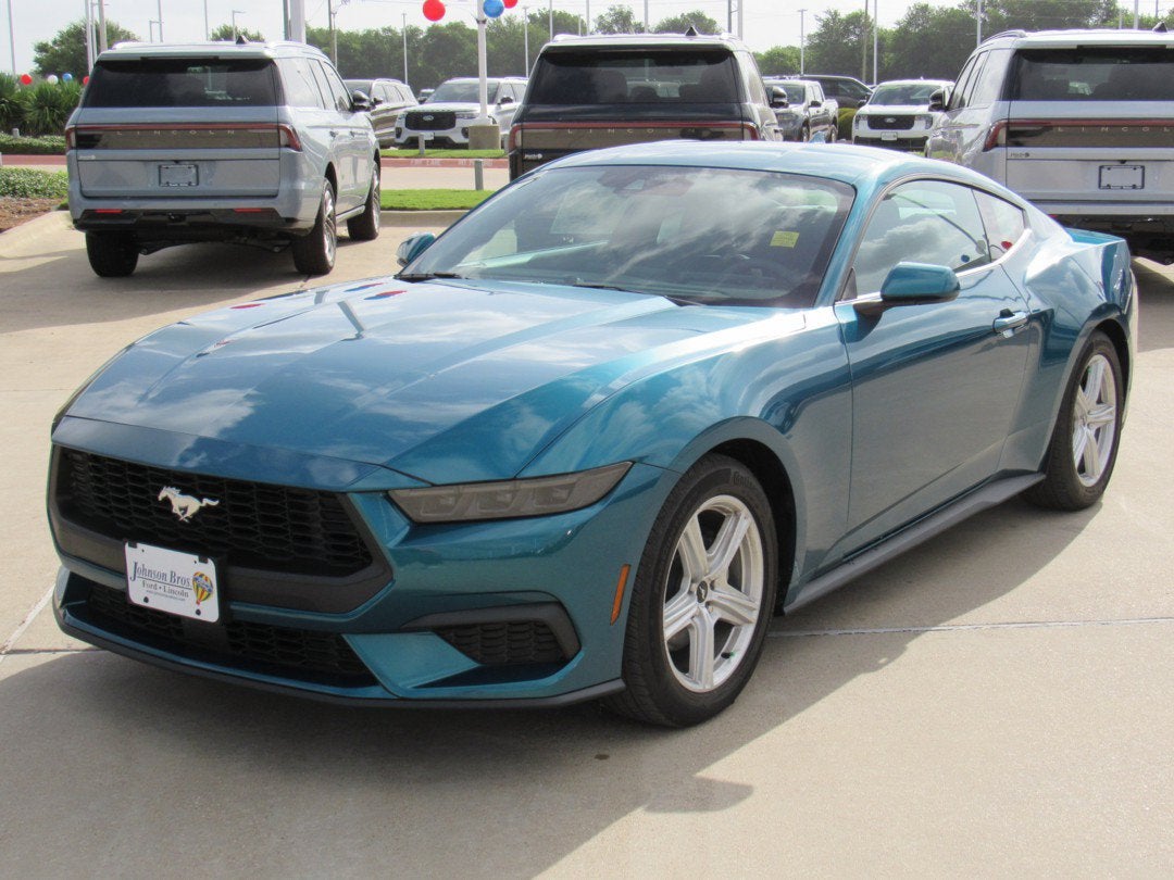 2026 Ford Mustang EcoBoost Fastback - Photo 2