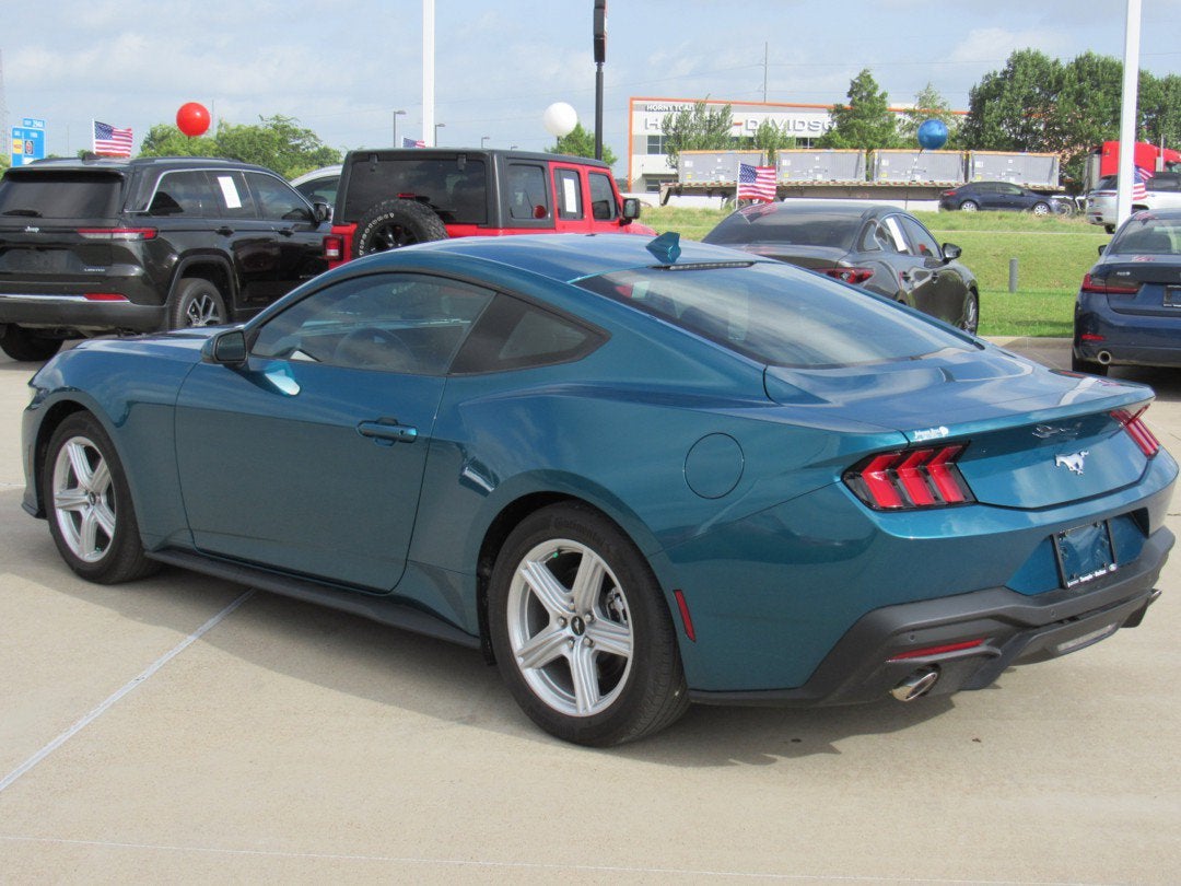 2026 Ford Mustang EcoBoost Fastback - Photo 4