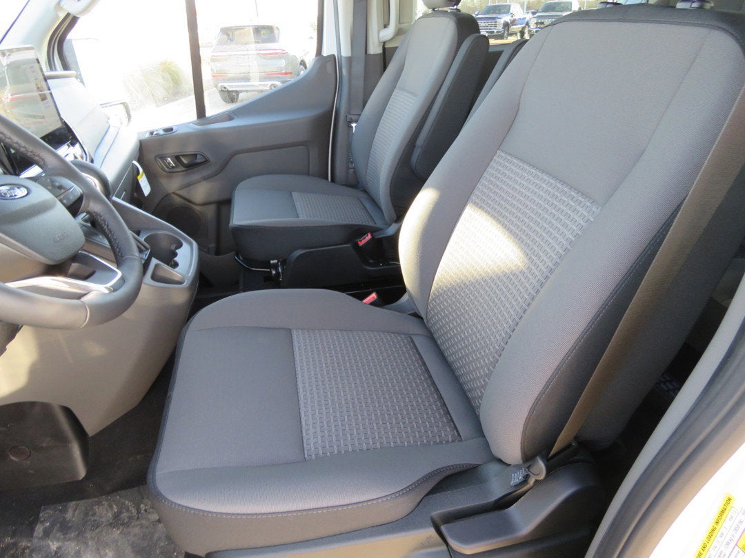 2026 Ford Transit Passenger Wagon XLT