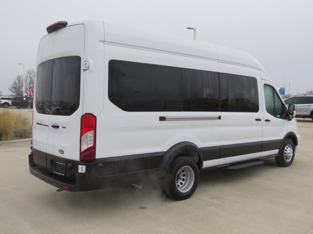 2026 Ford Transit Passenger Wagon XLT