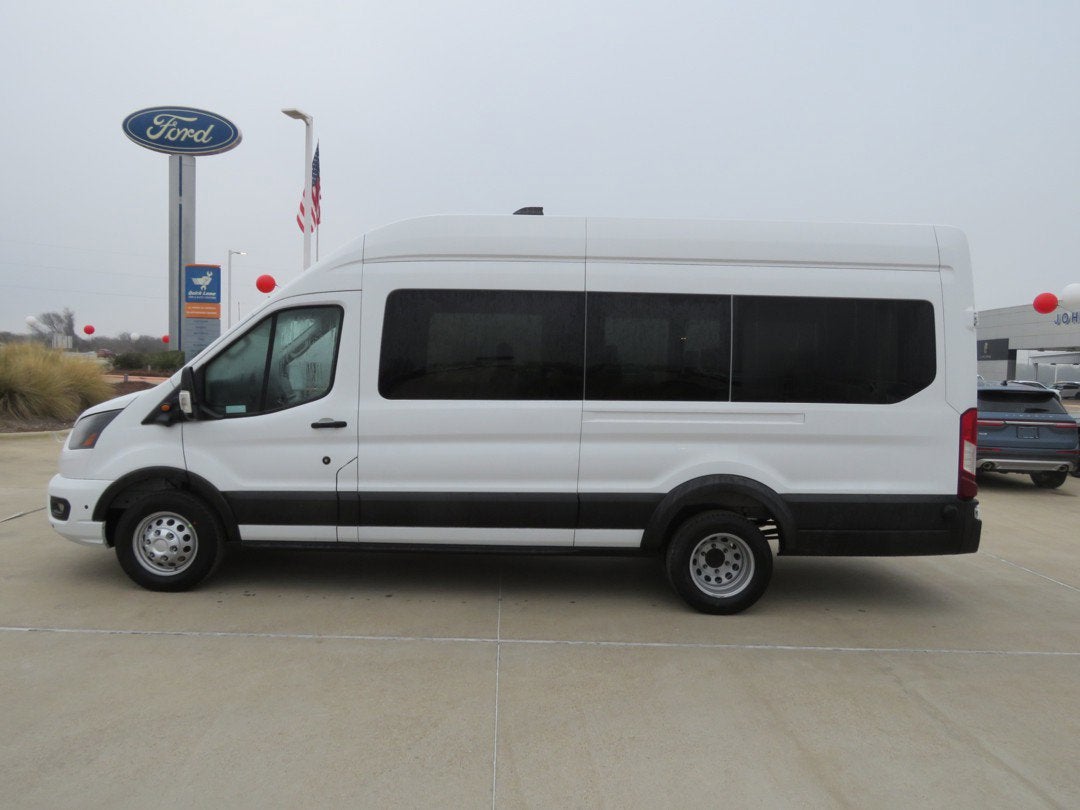 2026 Ford Transit Passenger Wagon XLT