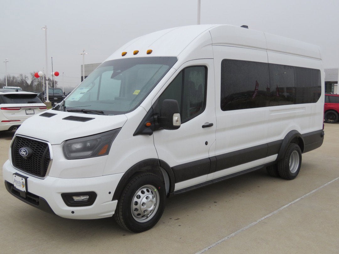 2026 Ford Transit Passenger Wagon XLT