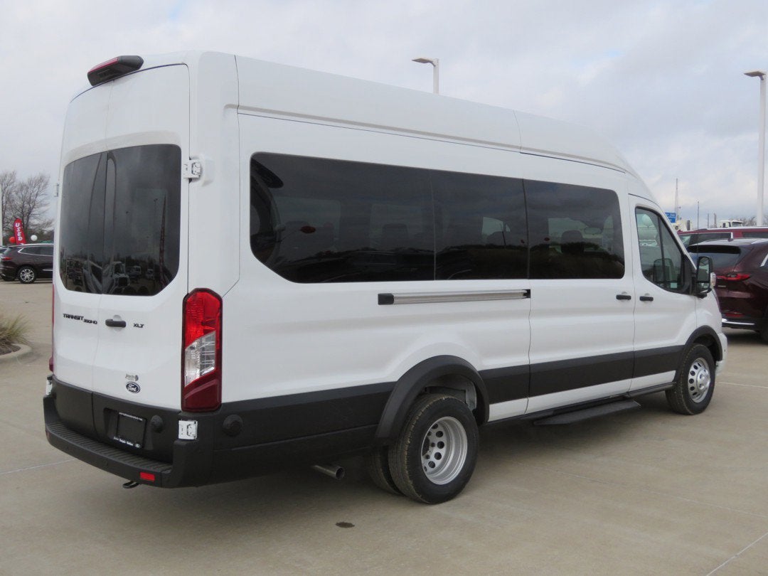 2026 Ford Transit Passenger Wagon XLT