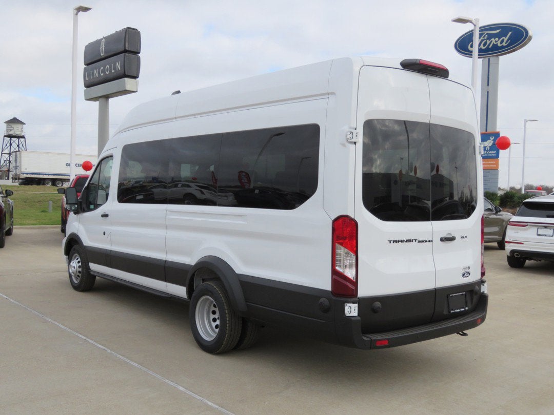 2026 Ford Transit Passenger Wagon XLT