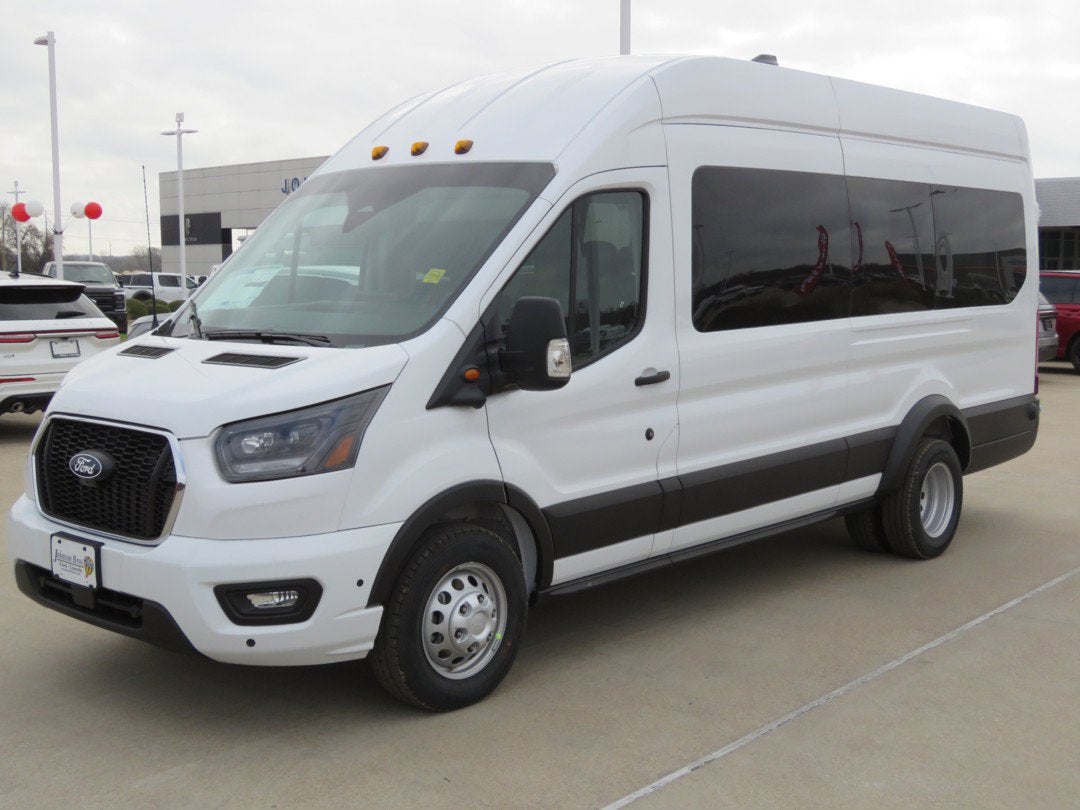 2026 Ford Transit Passenger Wagon XLT