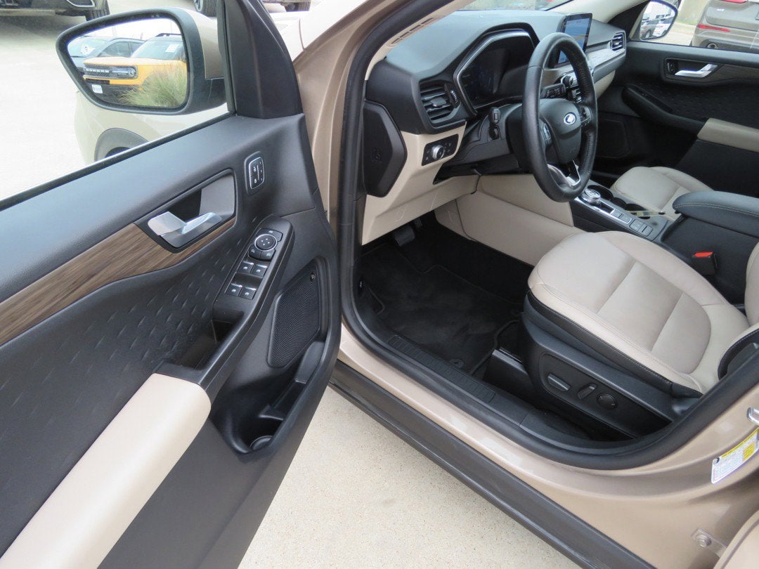 2020 Ford Escape Titanium Hybrid