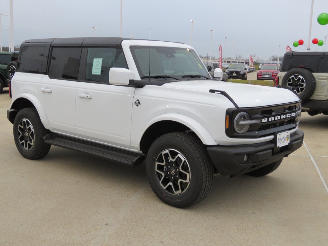 2025 Ford Bronco Outer Banks