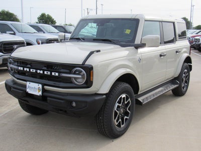2026 Ford Bronco Outer Banks