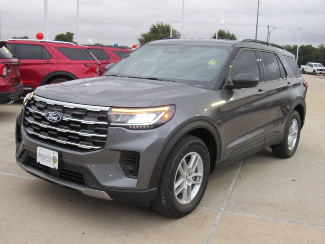 2027 Ford Explorer Active w/200A Pkg