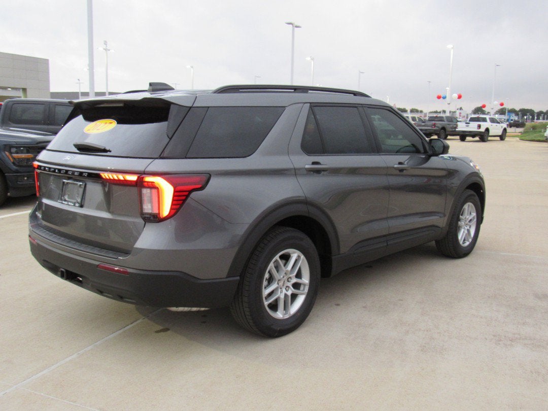 2027 Ford Explorer Active w/200A Pkg