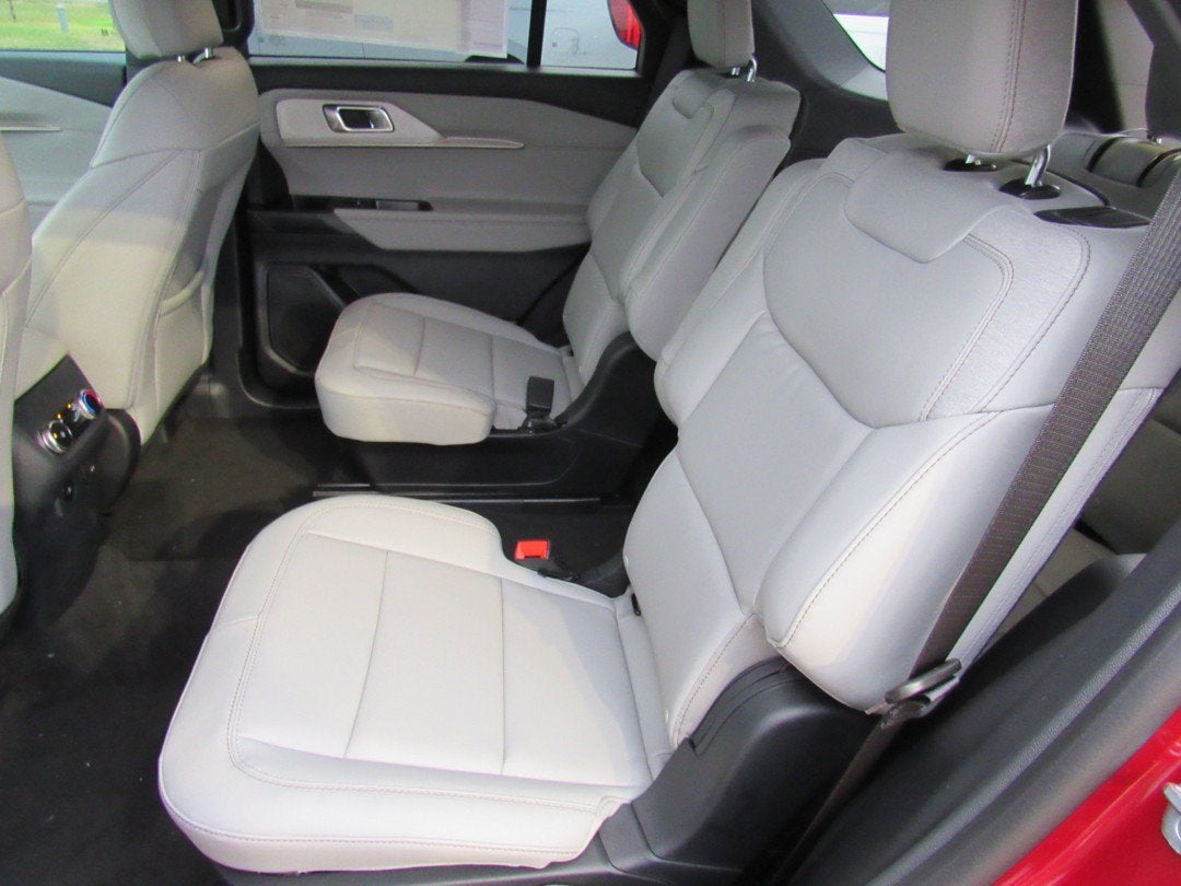 2027 Ford Explorer Active w/200A Pkg