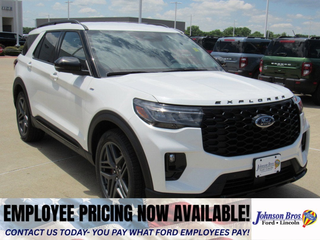 2026 Ford Explorer ST-LINE RWD's photo