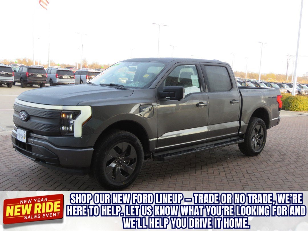 2025 Ford F-150 Lightning Flash