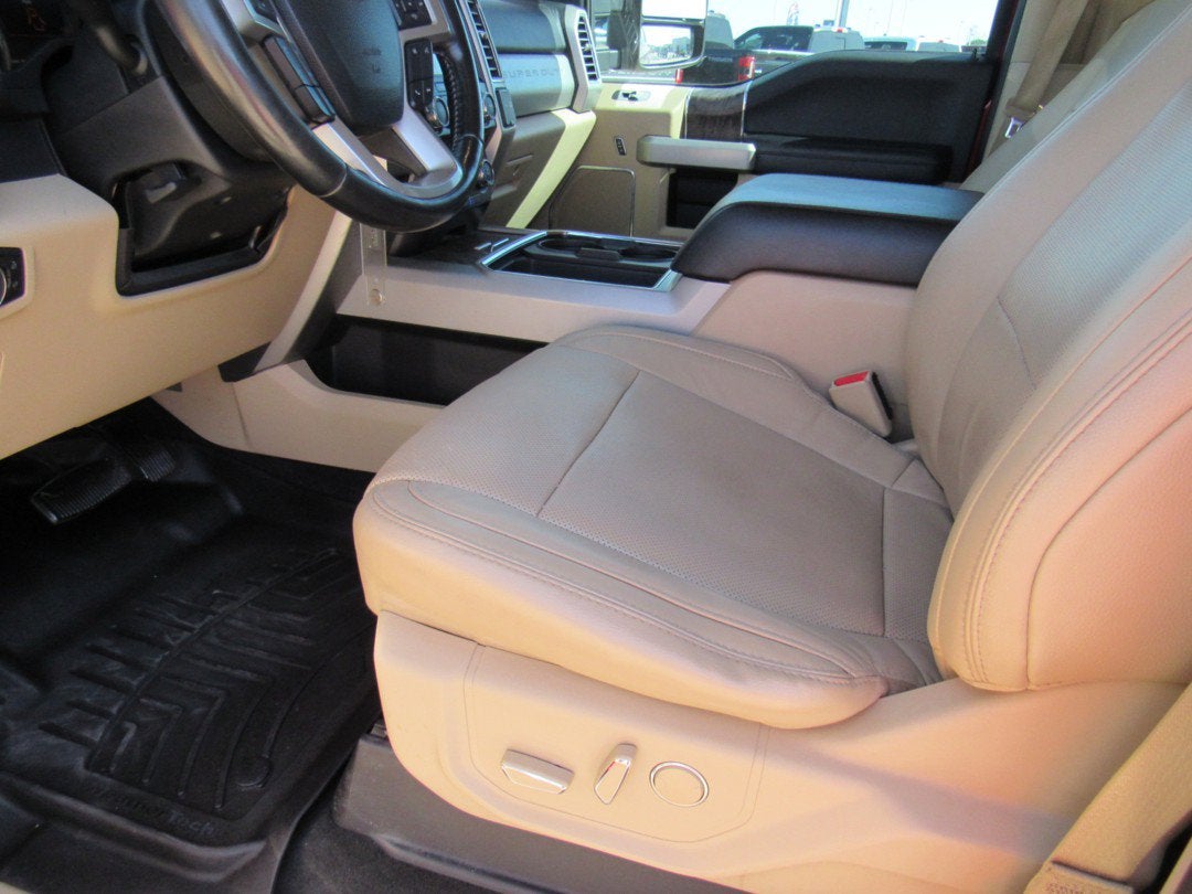 2017 Ford Super Duty F-250 SRW Lariat