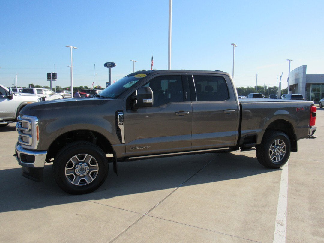 2023 Ford Super Duty F-250 SRW LARIAT