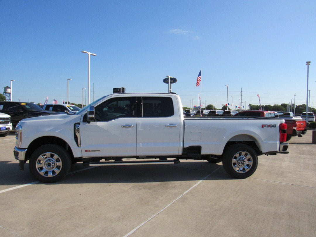 2026 Ford Super Duty F-350 SRW LARIAT