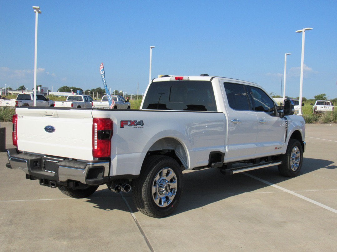 2026 Ford Super Duty F-350 SRW LARIAT