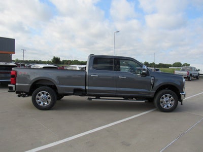 2026 Ford Super Duty F-350 SRW LARIAT