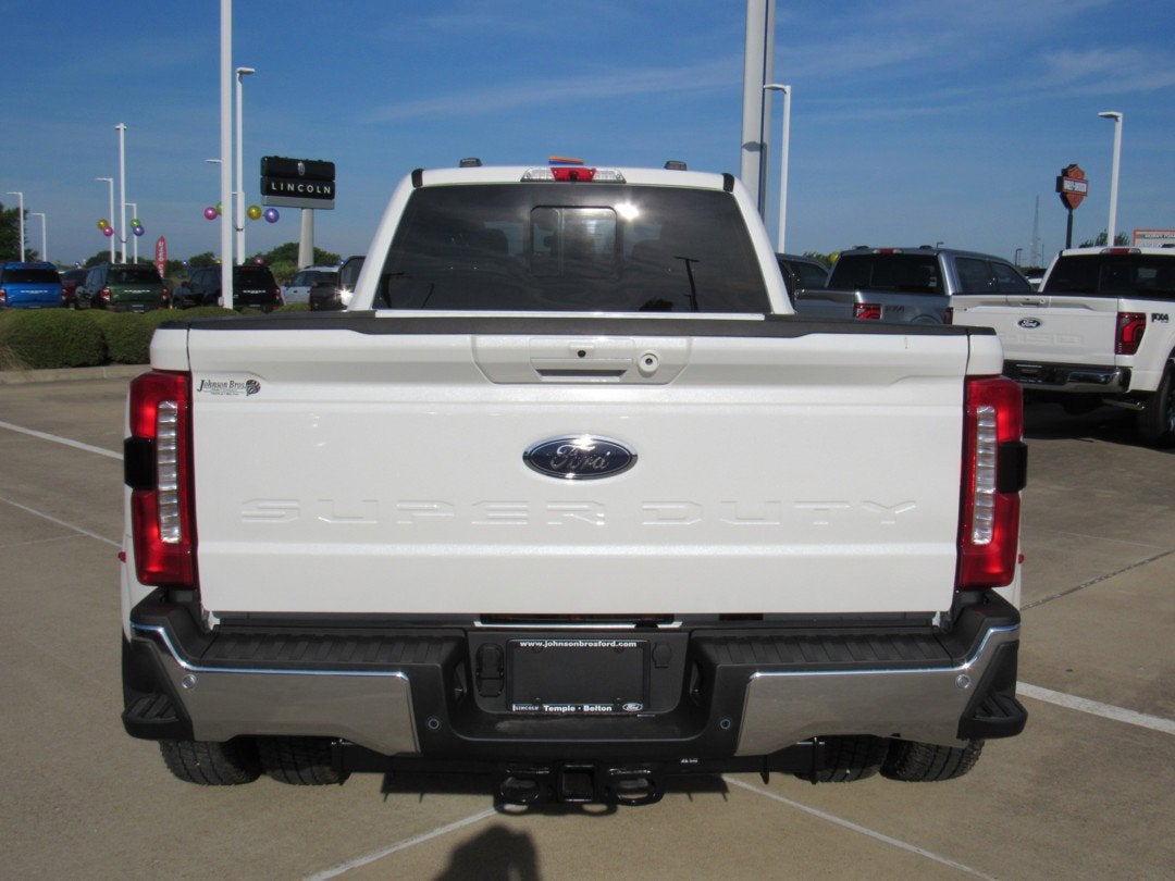 2026 Ford Super Duty F-350 DRW LARIAT