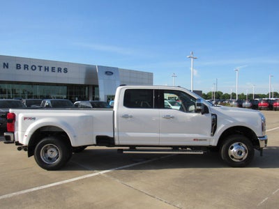 2026 Ford Super Duty F-350 DRW LARIAT