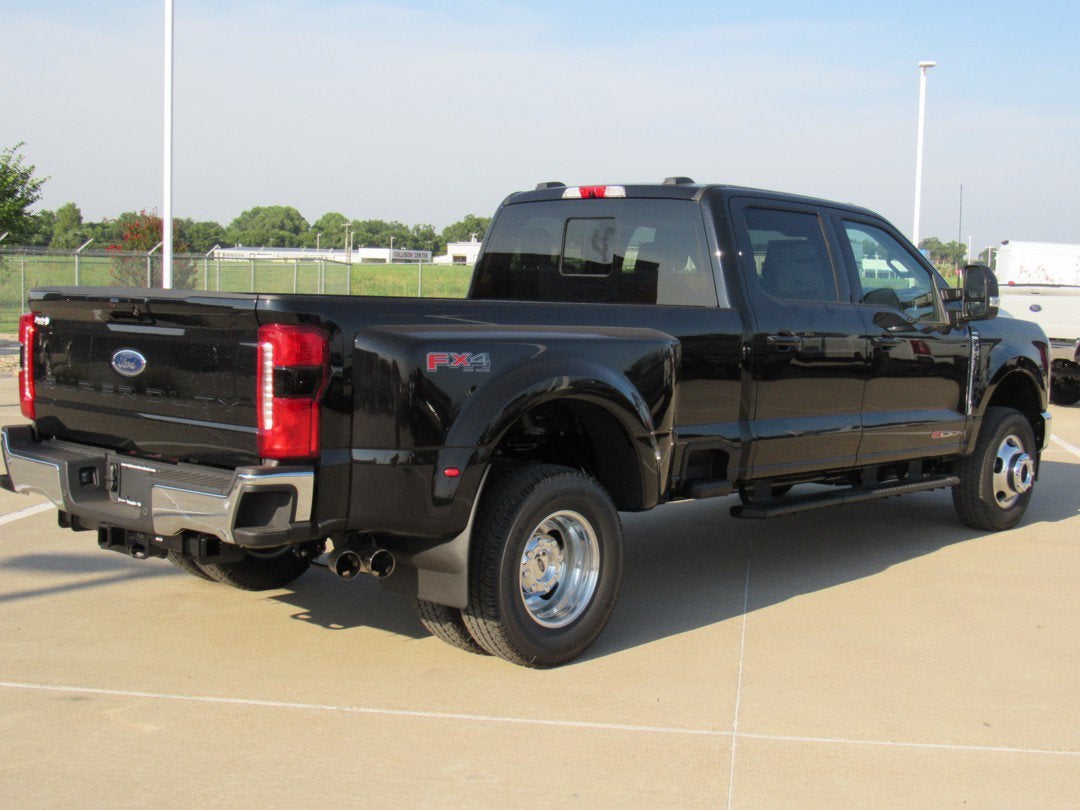 2026 Ford Super Duty F-350 DRW LARIAT