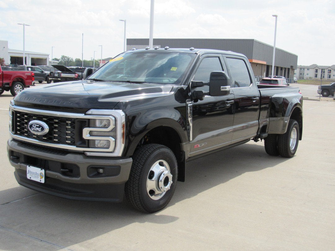 2027 Ford Super Duty F-350 DRW King Ranch