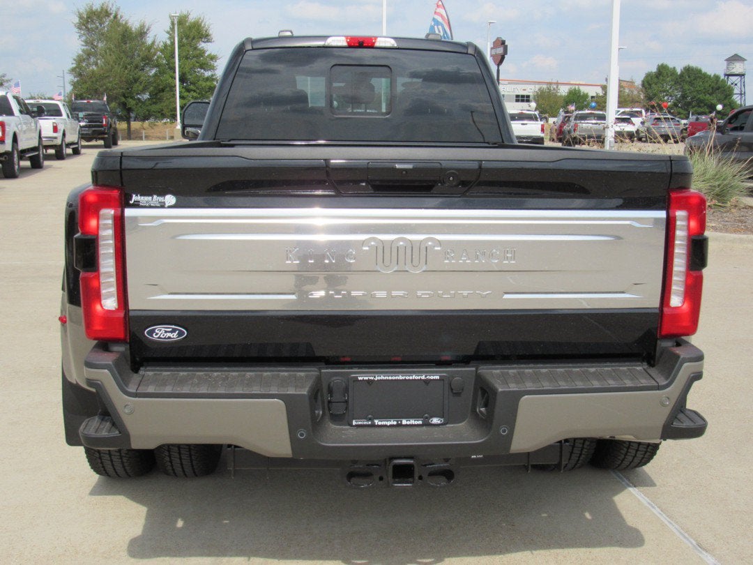 2027 Ford Super Duty F-350 DRW King Ranch