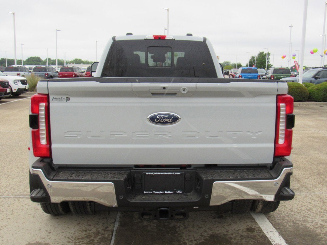 2026 Ford Super Duty F-350 DRW LARIAT