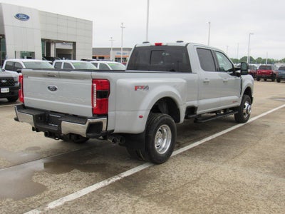 2026 Ford Super Duty F-350 DRW LARIAT