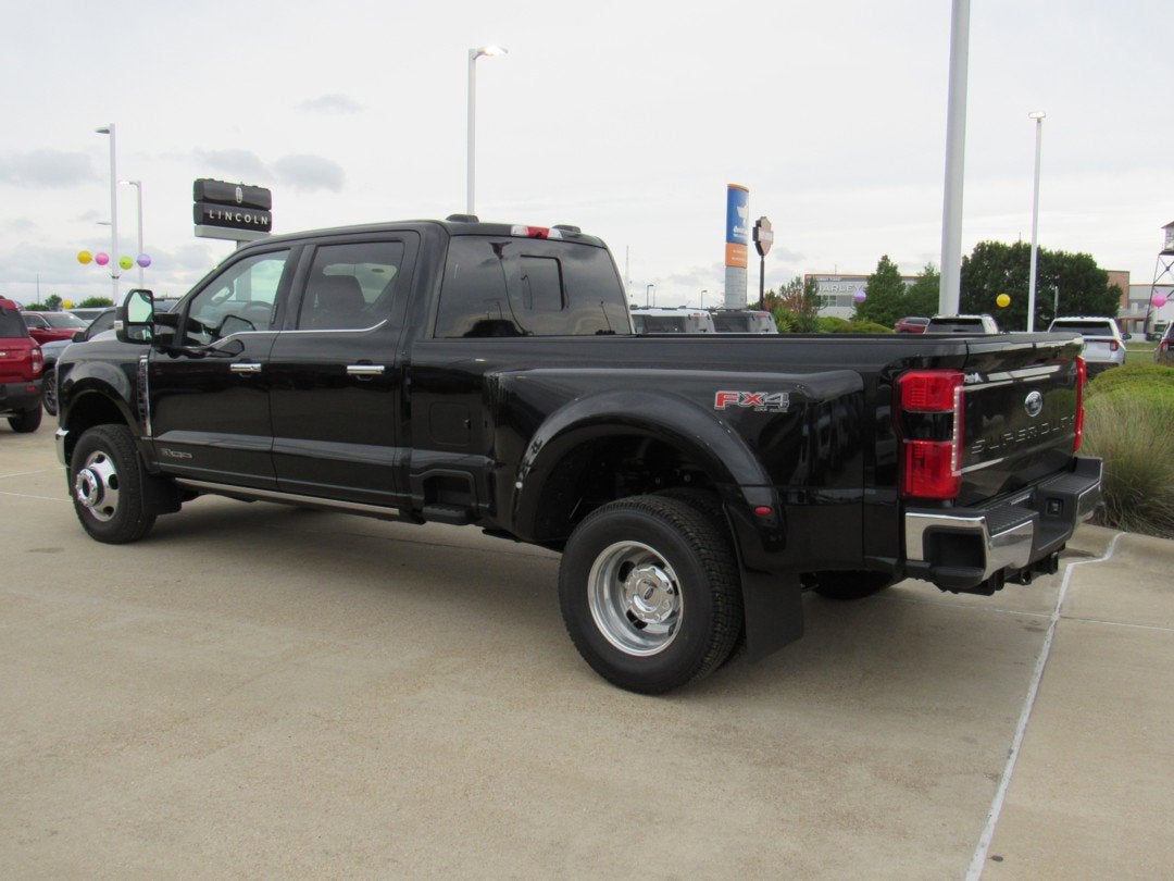 2026 Ford Super Duty F-350 DRW LARIAT