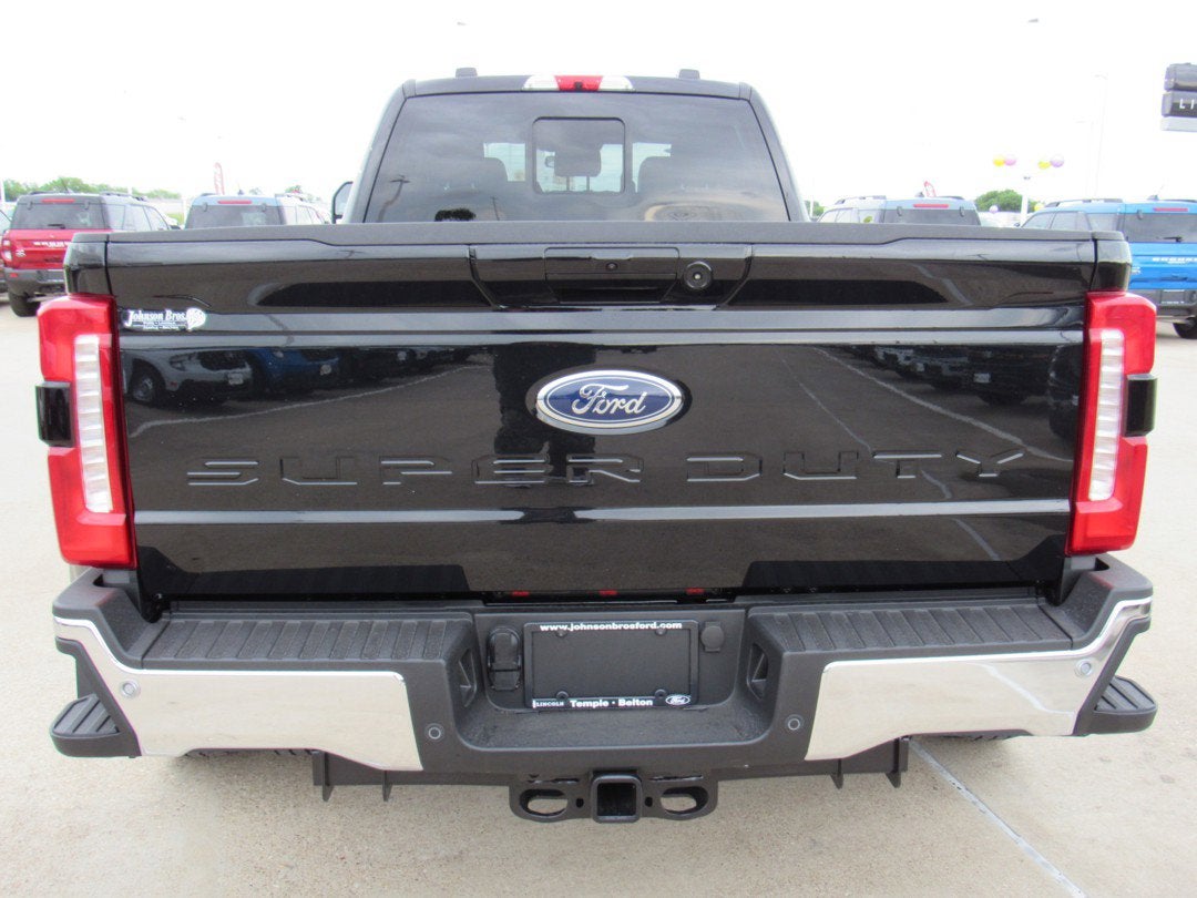 2026 Ford Super Duty F-350 DRW LARIAT