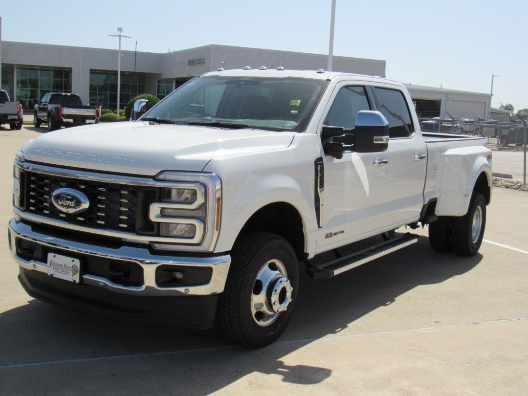 2026 Ford Super Duty F-350 DRW LARIAT