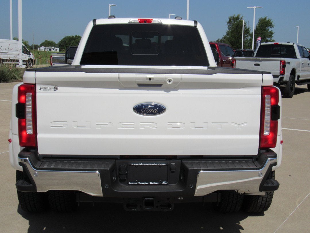 2026 Ford Super Duty F-350 DRW LARIAT