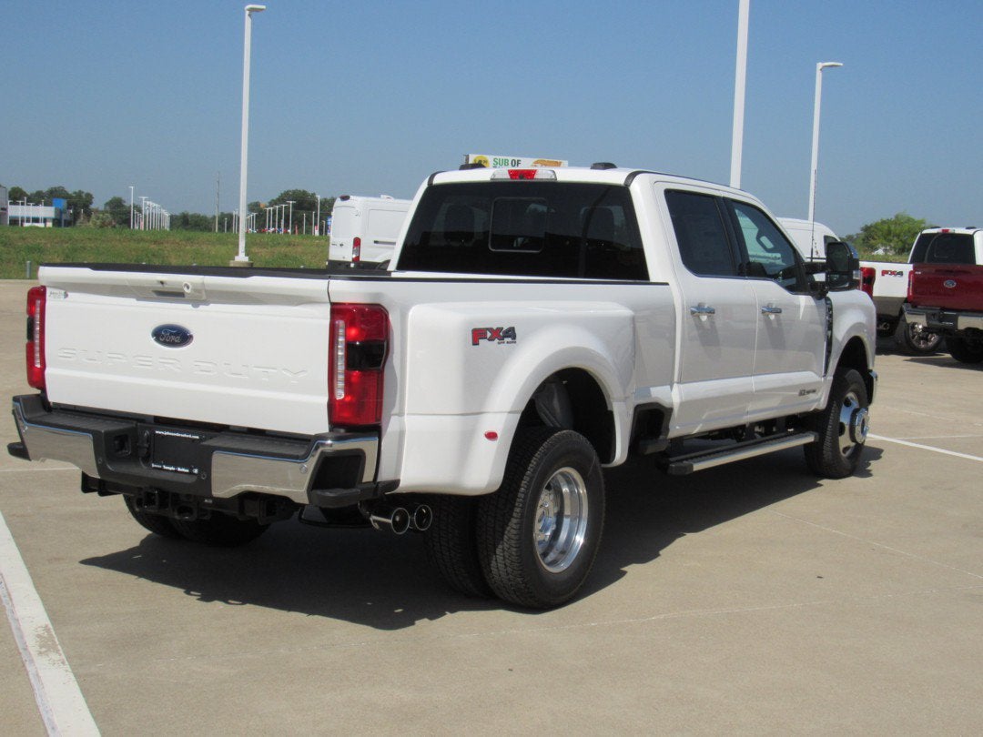 2026 Ford Super Duty F-350 DRW LARIAT