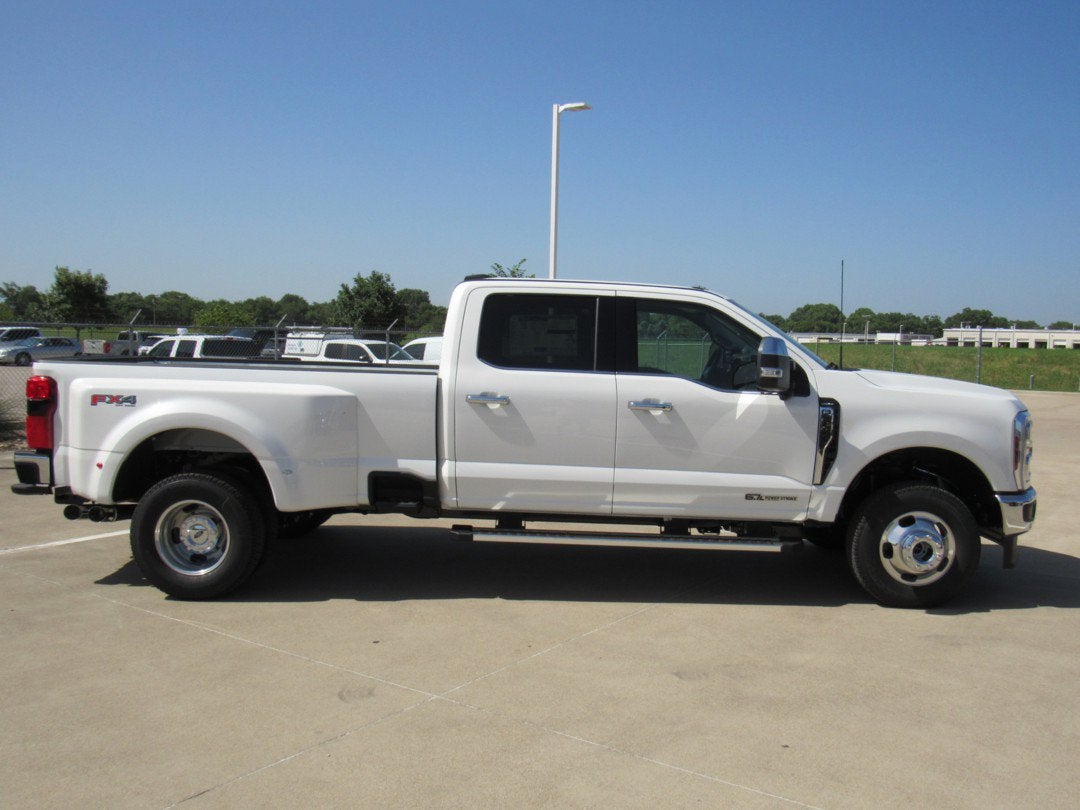 2026 Ford Super Duty F-350 DRW LARIAT