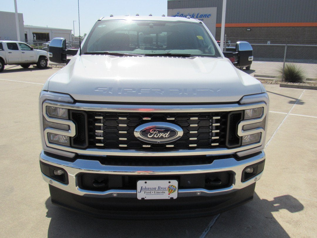 2026 Ford Super Duty F-350 DRW LARIAT