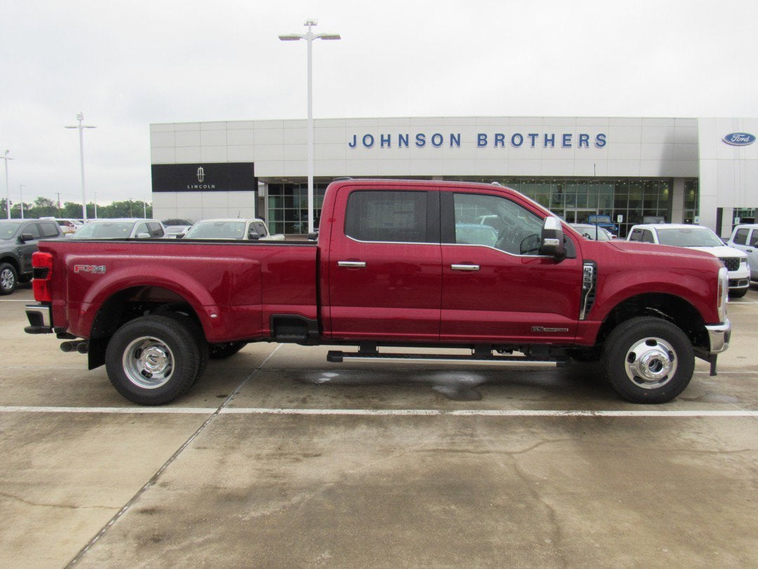 2026 Ford Super Duty F-350 DRW LARIAT