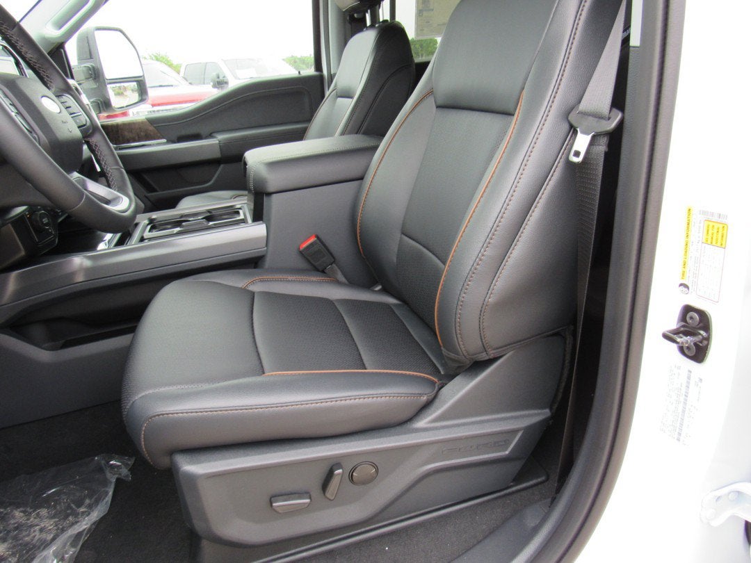 2026 Ford Super Duty F-350 DRW LARIAT