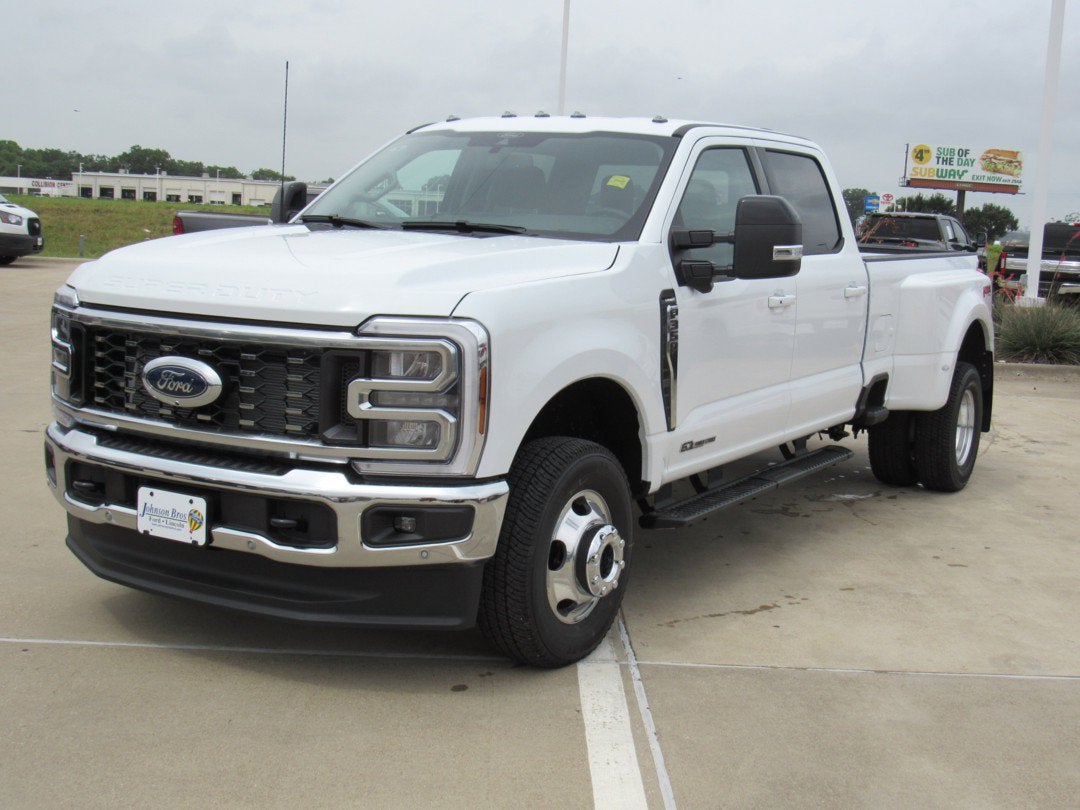 2026 Ford Super Duty F-350 DRW LARIAT