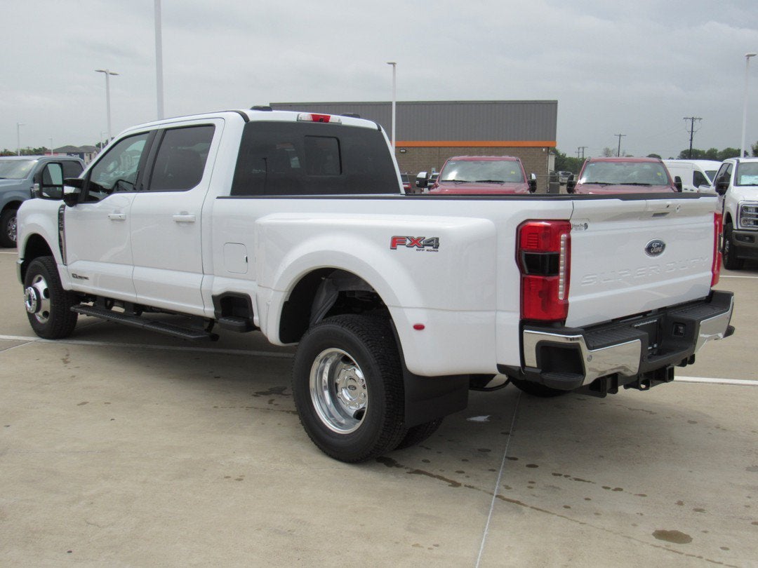 2026 Ford Super Duty F-350 DRW LARIAT