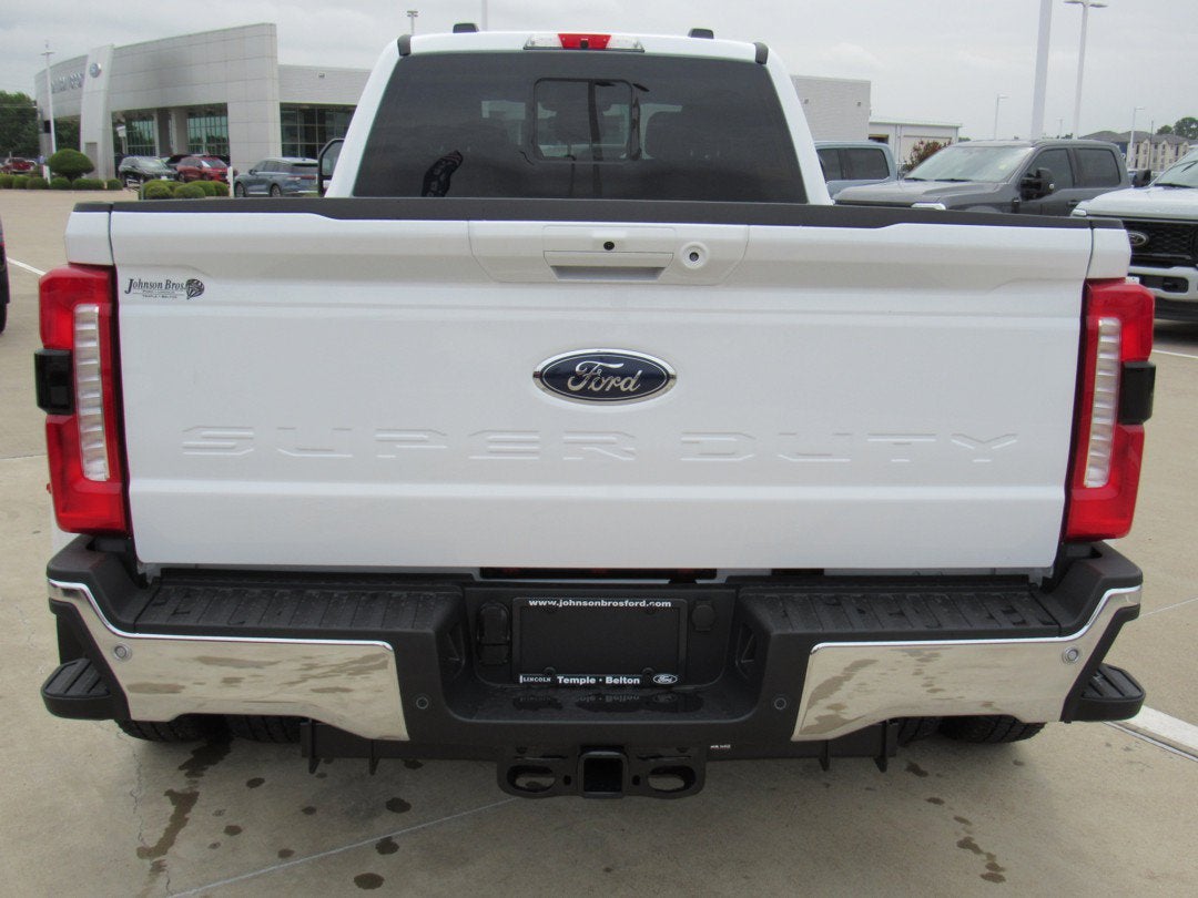 2026 Ford Super Duty F-350 DRW LARIAT