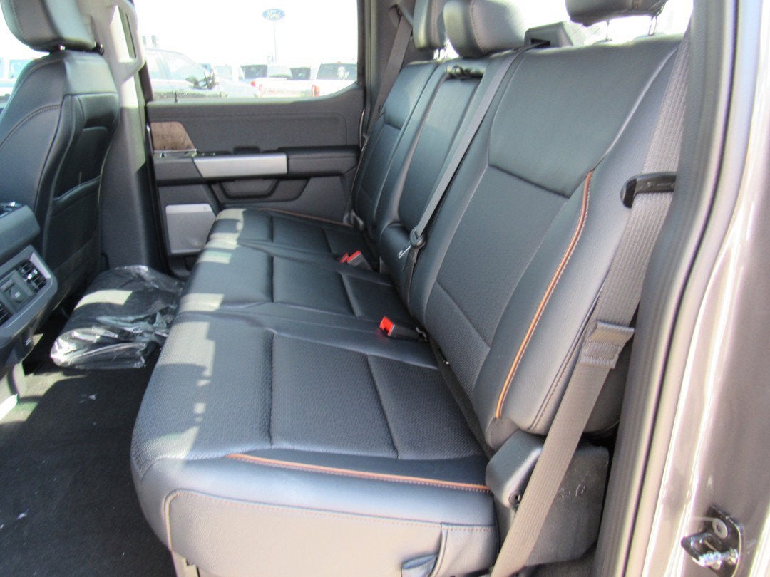 2026 Ford Super Duty F-350 DRW LARIAT