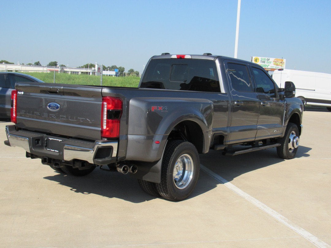 2026 Ford Super Duty F-350 DRW LARIAT