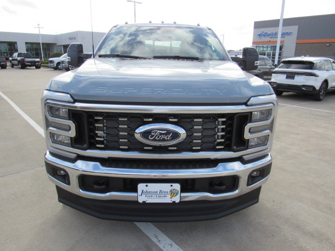 2026 Ford Super Duty F-350 DRW LARIAT