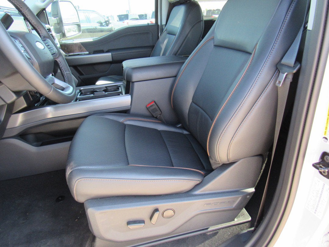 2026 Ford Super Duty F-350 DRW LARIAT
