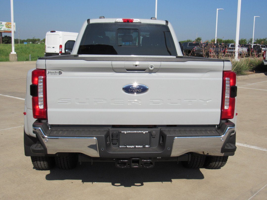 2026 Ford Super Duty F-350 DRW LARIAT