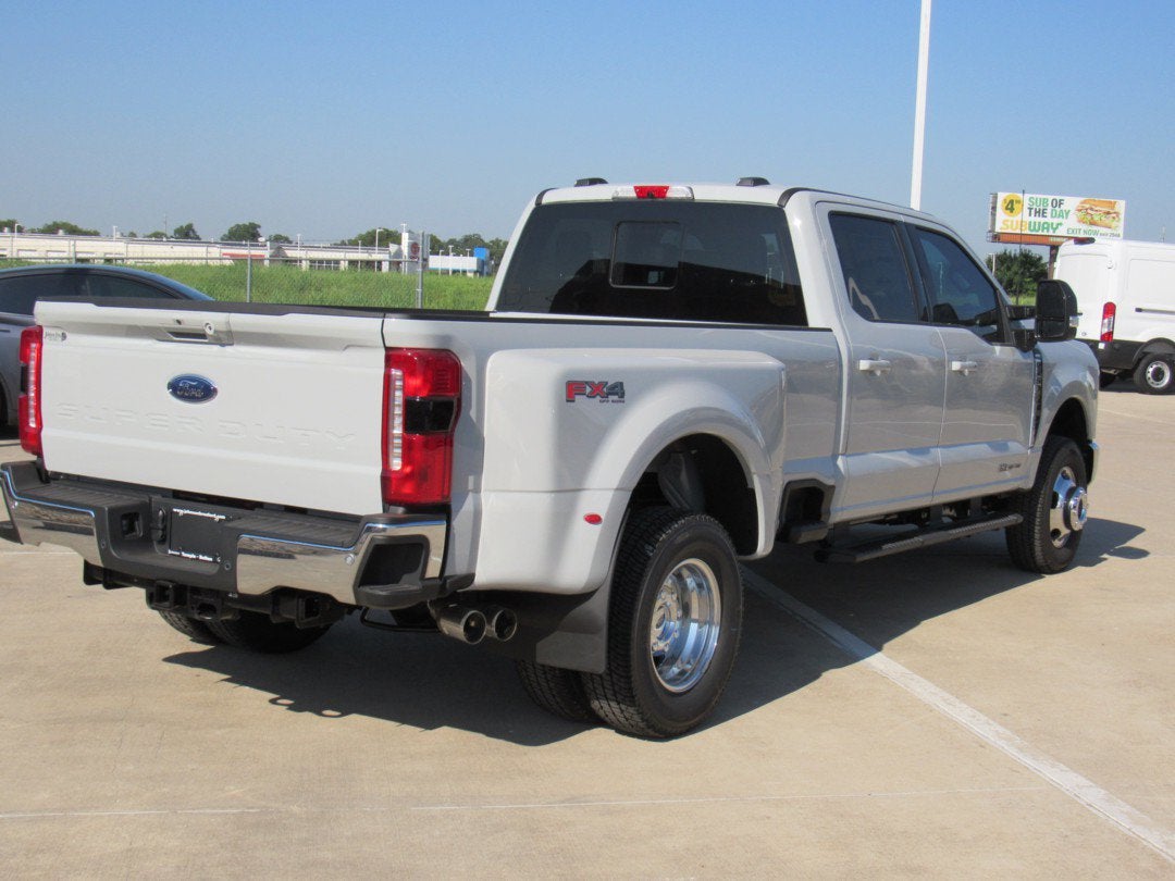 2026 Ford Super Duty F-350 DRW LARIAT