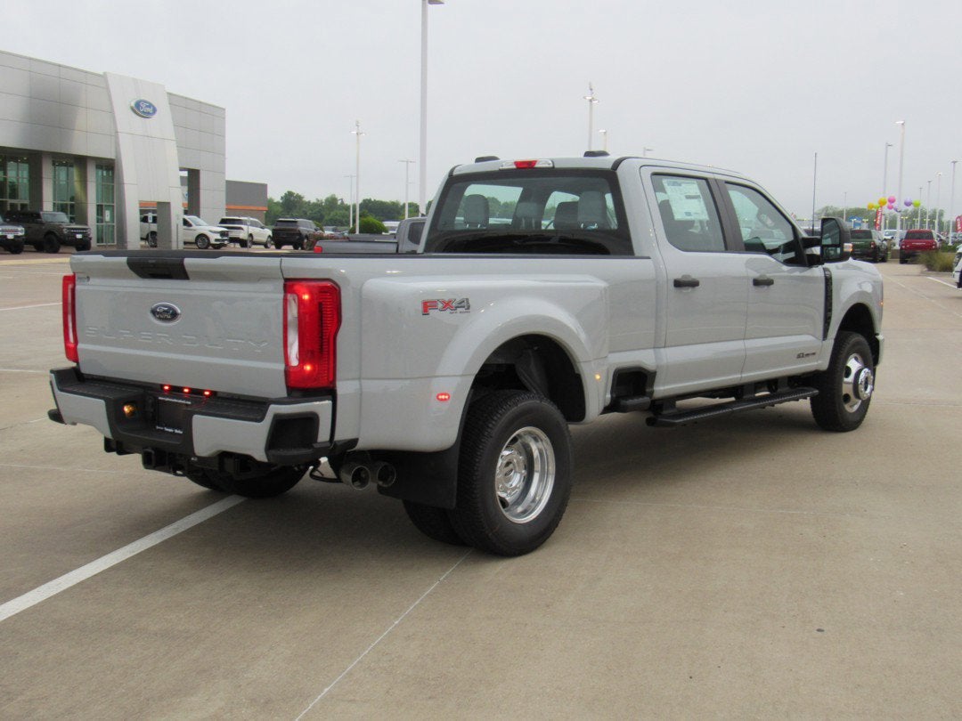 2026 Ford Super Duty F-350 DRW XL
