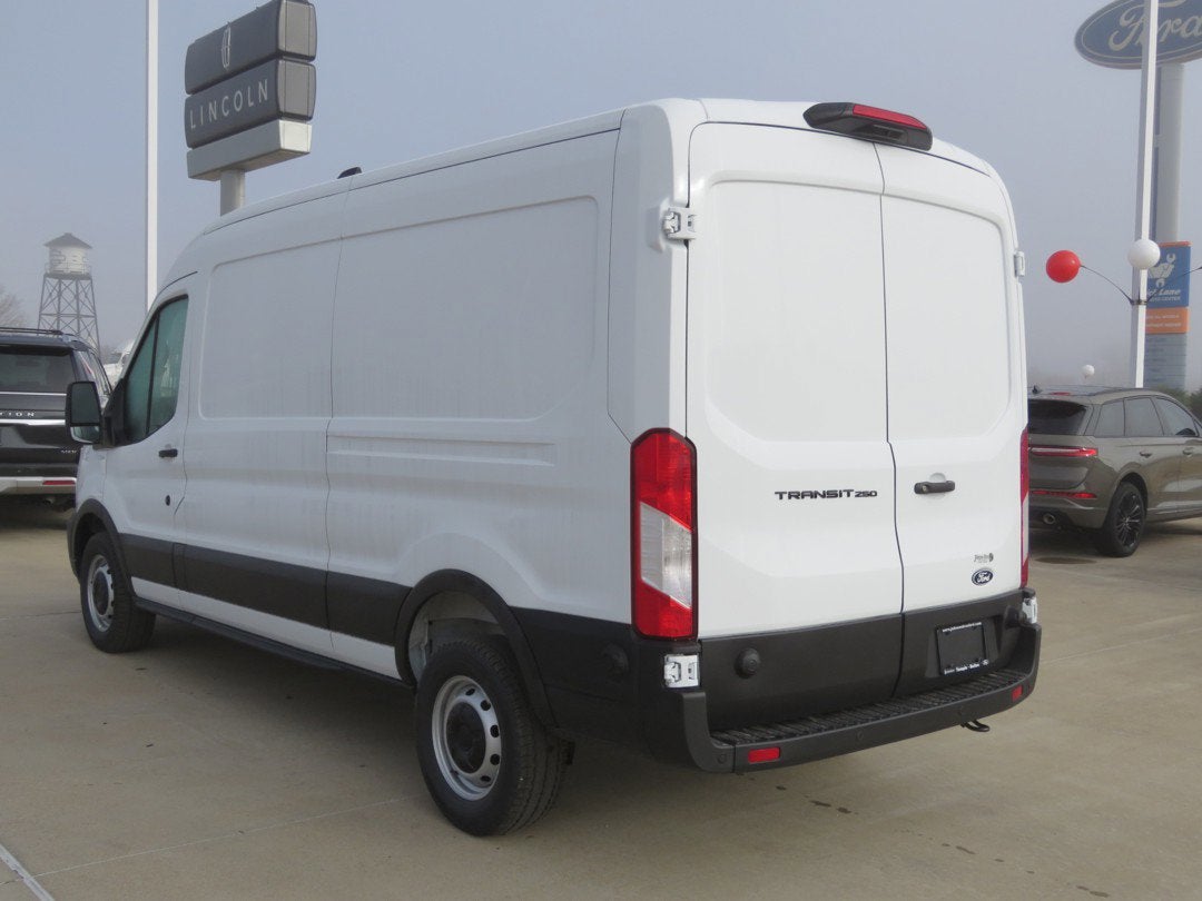 2026 Ford Transit Cargo Van Base