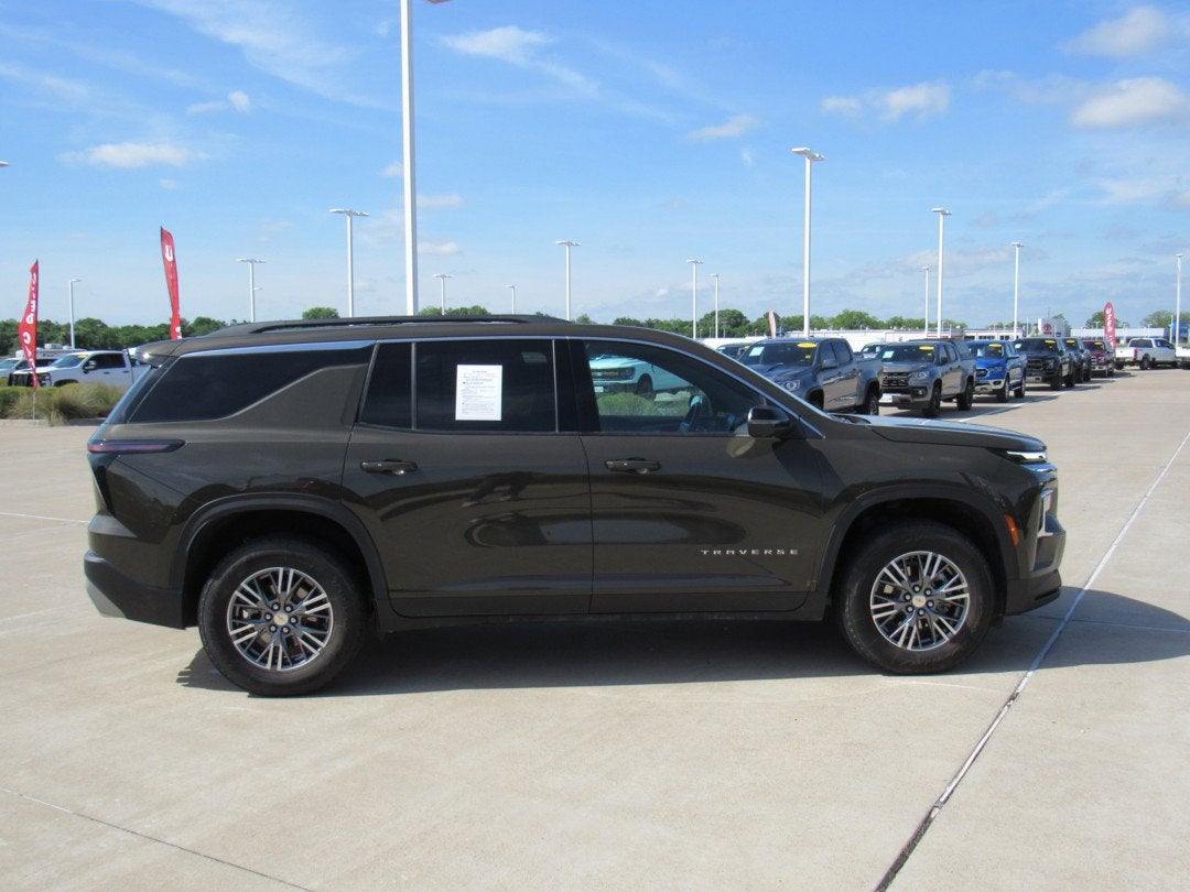 2024 Chevrolet Traverse FWD LT